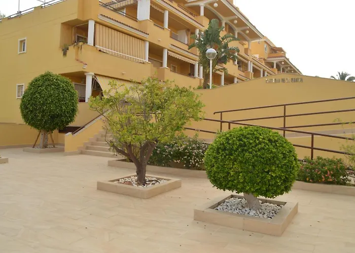 En Cascadas De La Marina * デニア